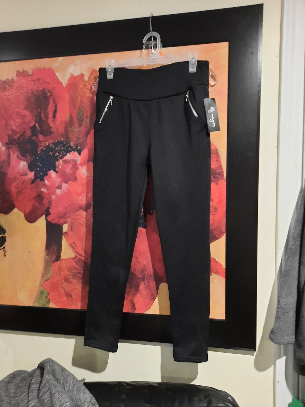NWT Women's Med Black Pull-On Leggings with Zip Pockets Wide Waistband